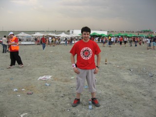 Slike sa koncerta grupe Red Hot Chili Peppers koji je odrzan u Indjiji 26. juna 2007.