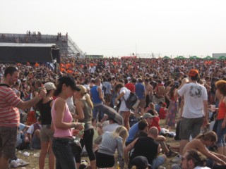 Slike sa koncerta grupe Red Hot Chili Peppers koji je odrzan u Indjiji 26. juna 2007.